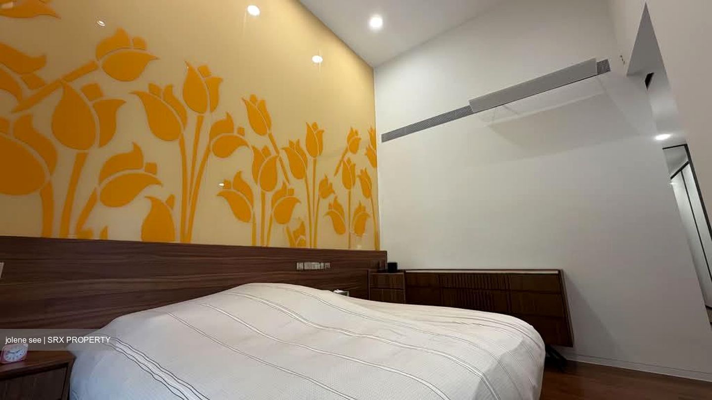 19 Nassim (D10), Apartment #559433881